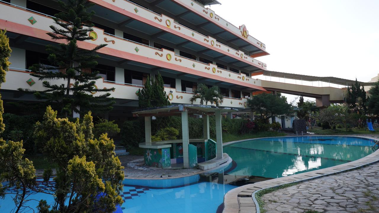 Hotel Surya Indah Batu Malang Exteriér fotografie
