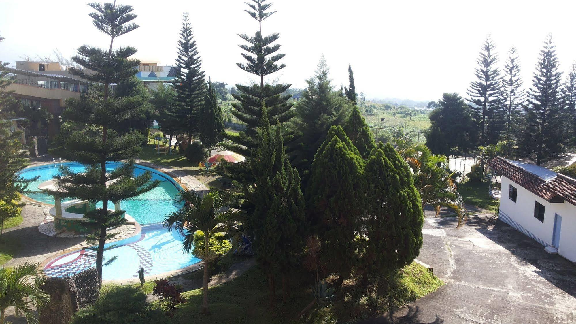 Hotel Surya Indah Batu Malang Exteriér fotografie