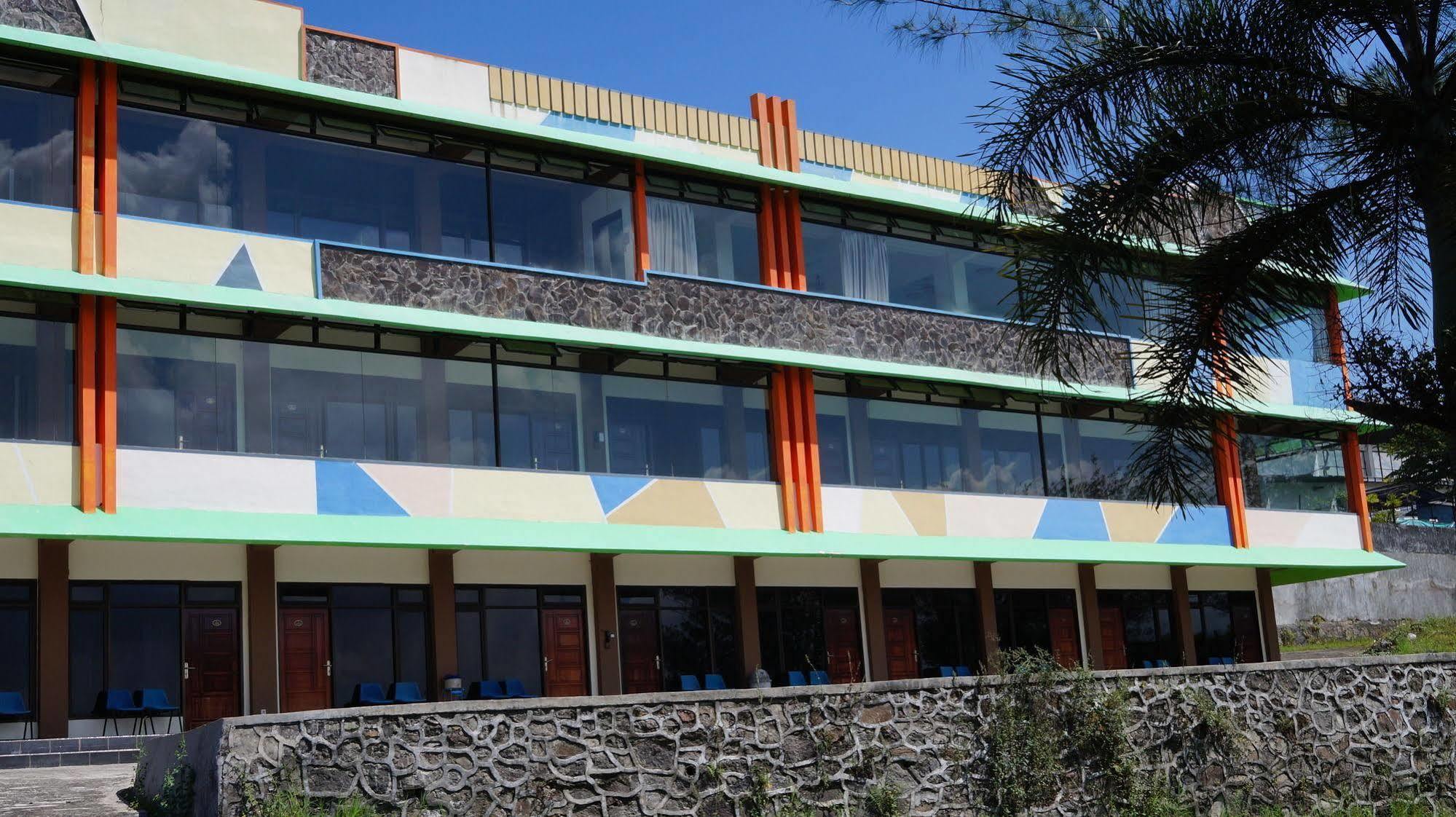 Hotel Surya Indah Batu Malang Exteriér fotografie