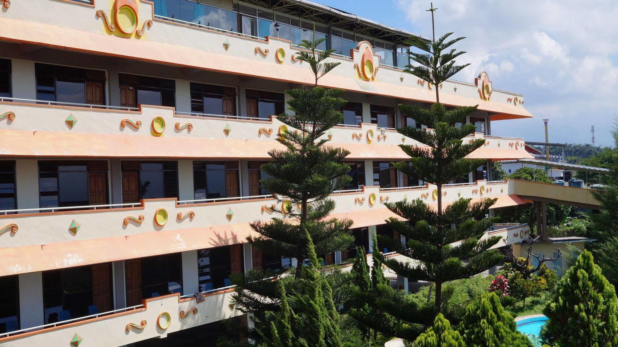 Hotel Surya Indah Batu Malang Exteriér fotografie